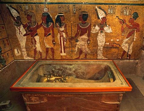 The curse of the egyptian tomb